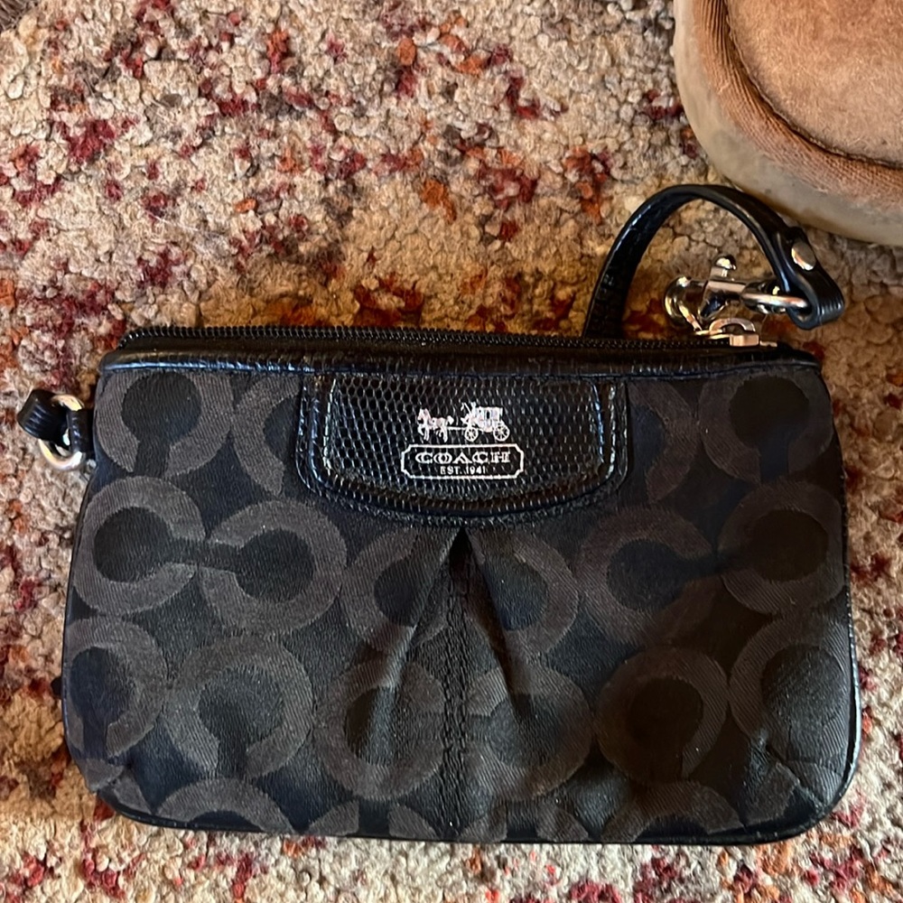 Authentic coach purse. Looks like new